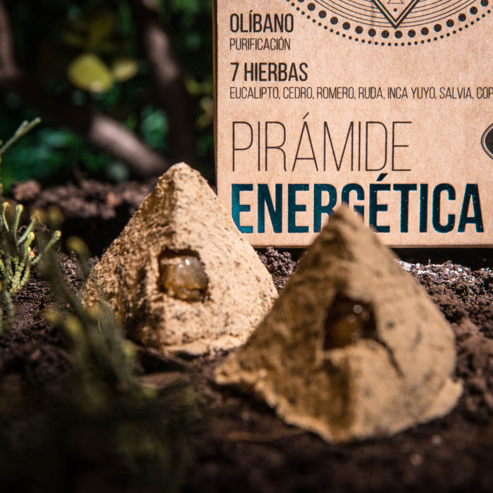 Pirámide Energética 7 Hierbas & Olibano