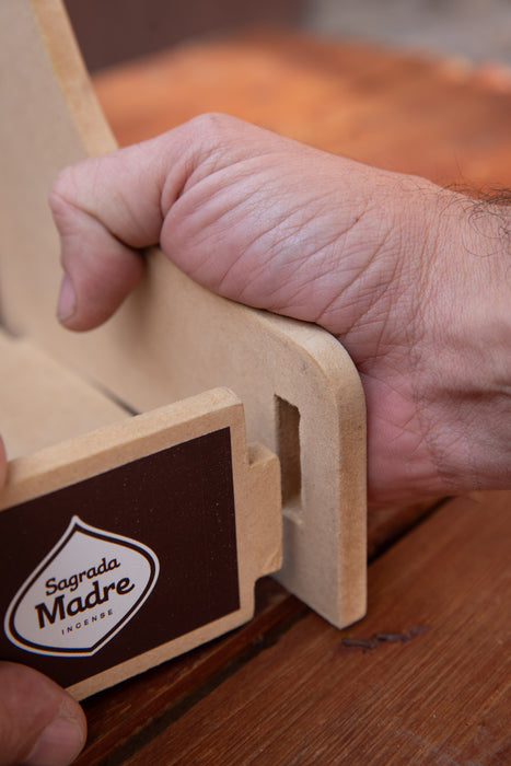 Exhibidor de Madera Inciensos - Sagrada Madre